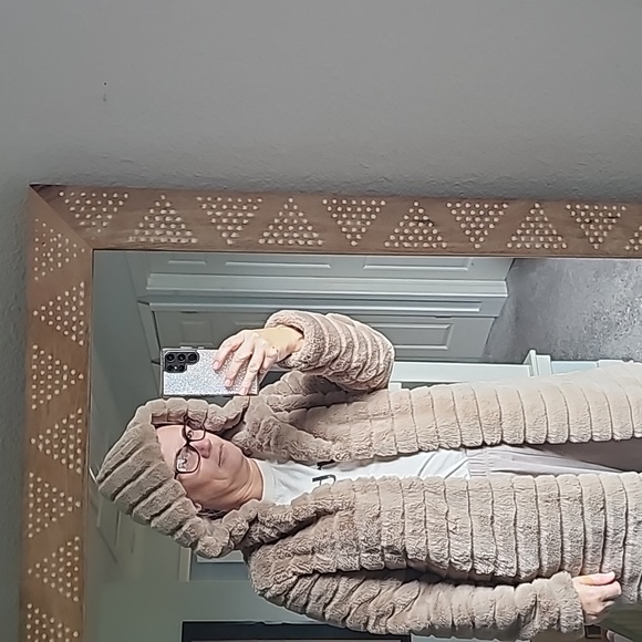 STUNNING TAN RACHEL ZOE RIBBED FAKE FUR HOODED COAT - Picture 3 of 14